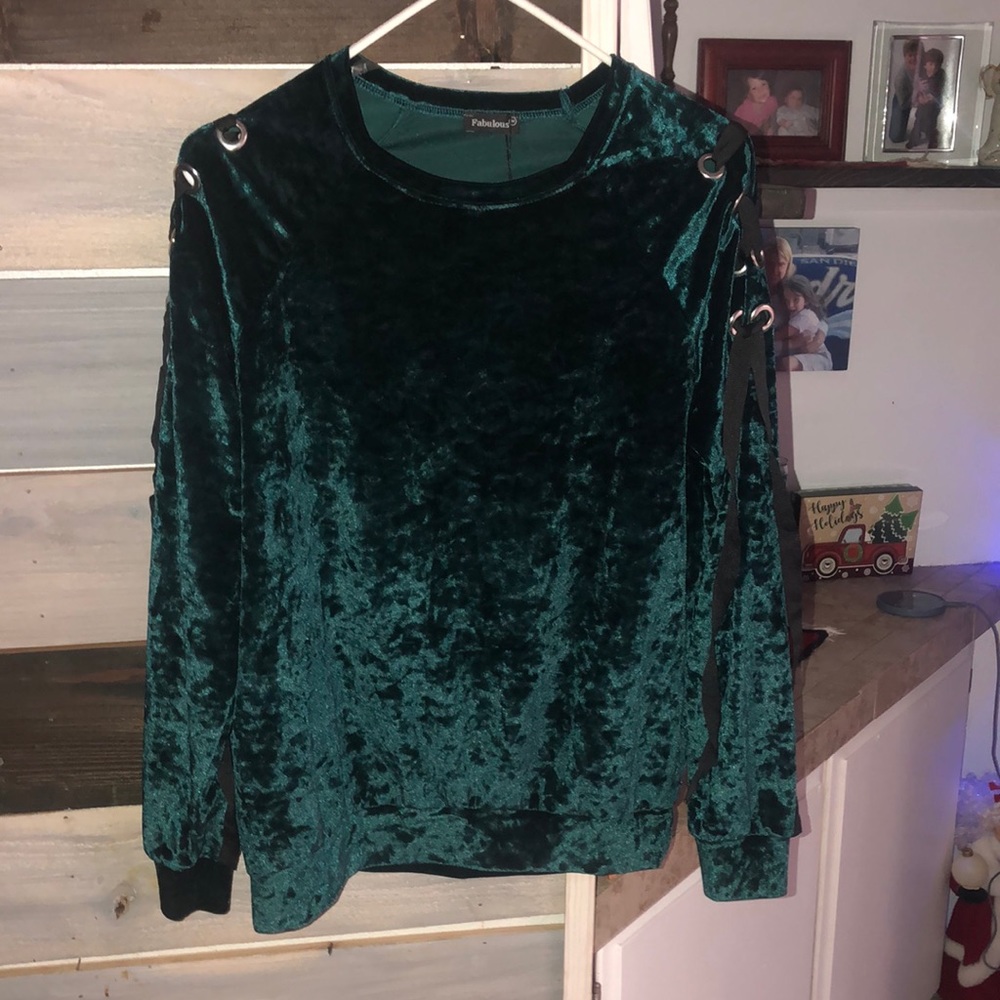 NWT - Green Valor Sweatshirt - medium size